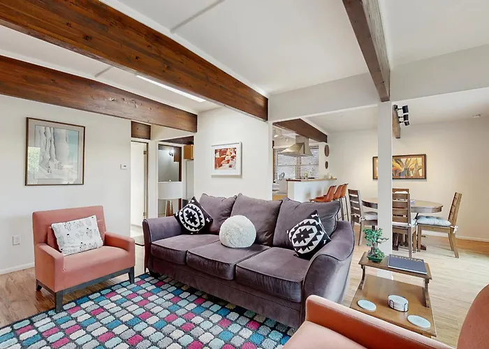 Manzanita Hideaway *
